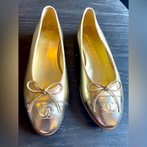 Gold Chanel cap toe logo ballet flat 41C